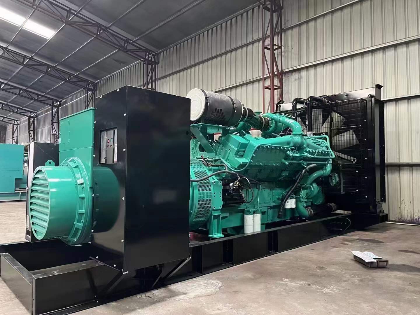 上高如何降低 800kW 柴油发电机输出电流的波动？